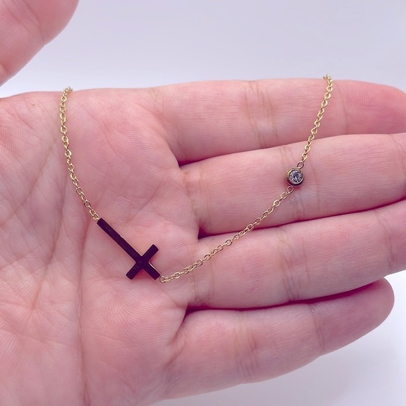 𝅺18K Gold Plated Sideway Cross Pendant Thin Necklace - Picture 3 of 5